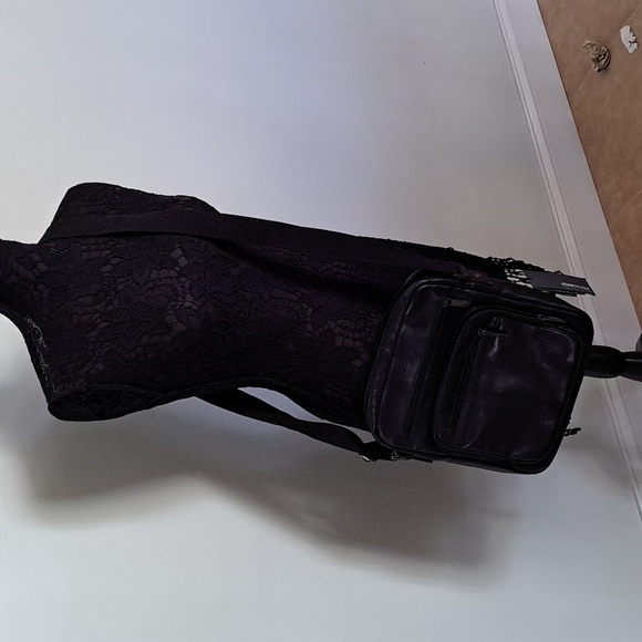 🌏Kenneth Cole🌏 - Picture 8 of 13